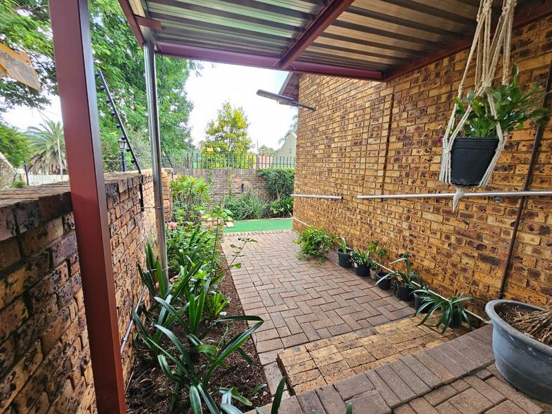 3 Bedroom Property for Sale in Glen Marais Gauteng