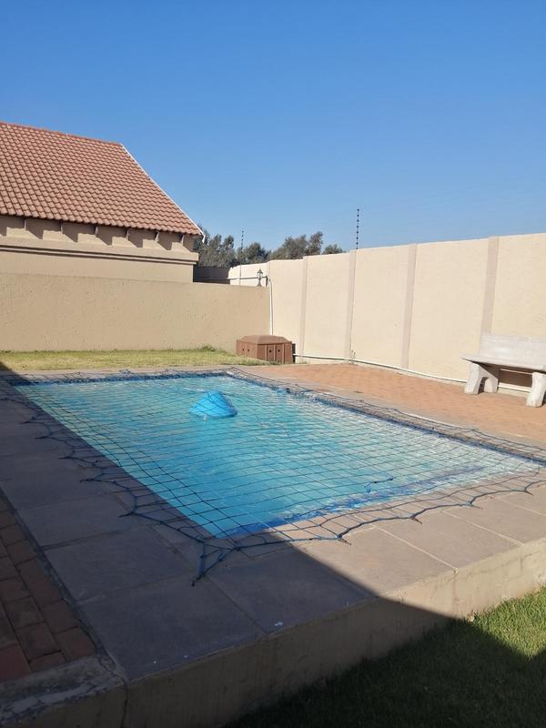 To Let 3 Bedroom Property for Rent in Wychwood Gauteng