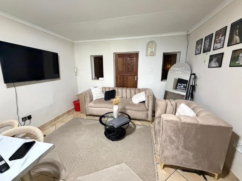 1 Bedroom Property for Sale in Suideroord Gauteng