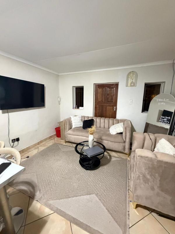 1 Bedroom Property for Sale in Suideroord Gauteng