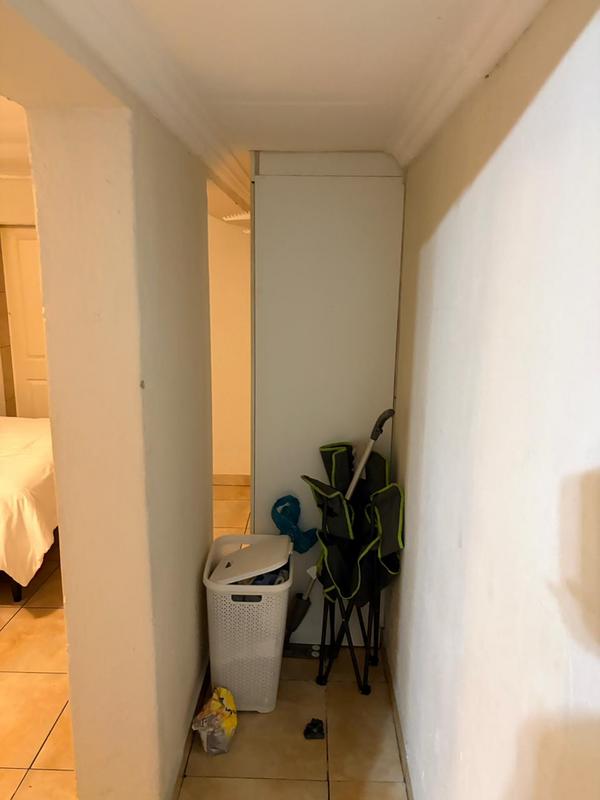 1 Bedroom Property for Sale in Suideroord Gauteng