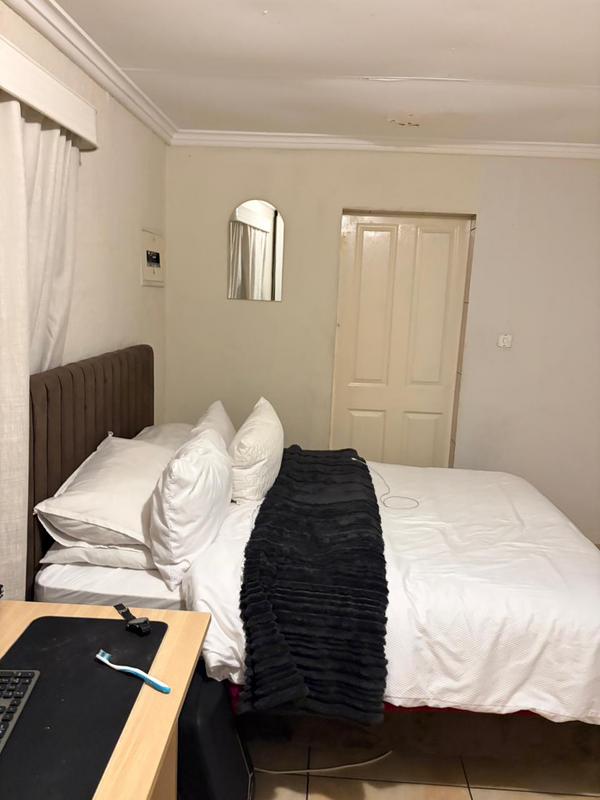 1 Bedroom Property for Sale in Suideroord Gauteng