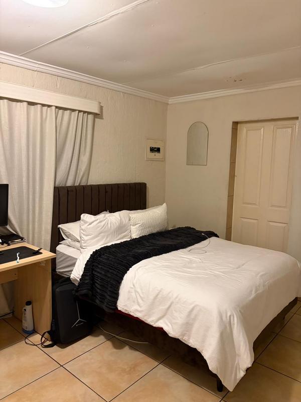 1 Bedroom Property for Sale in Suideroord Gauteng