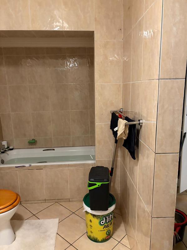 1 Bedroom Property for Sale in Suideroord Gauteng