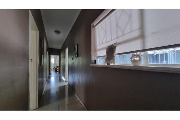 4 Bedroom Property for Sale in Bramley North Gauteng