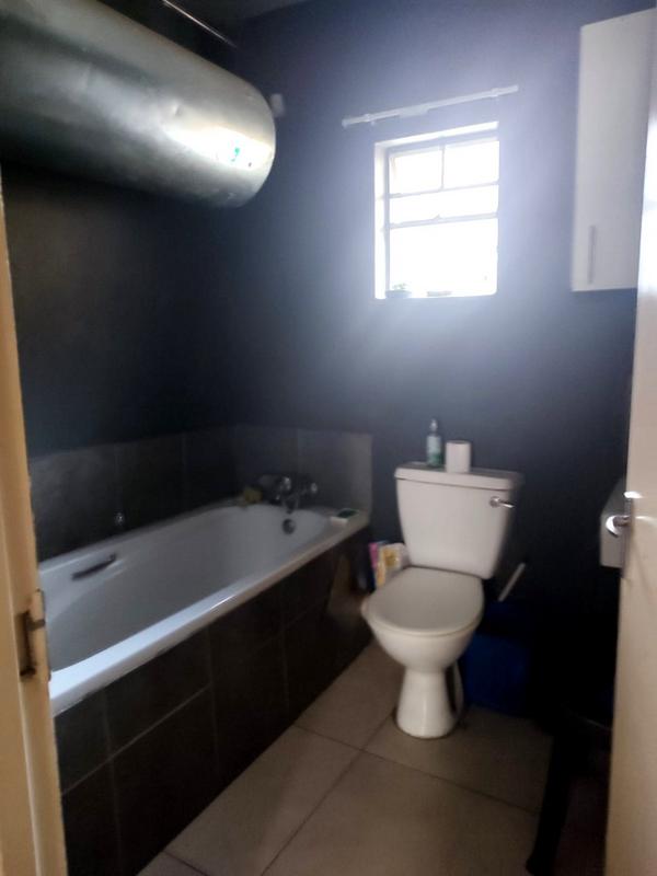 2 Bedroom Property for Sale in Fleurhof Gauteng