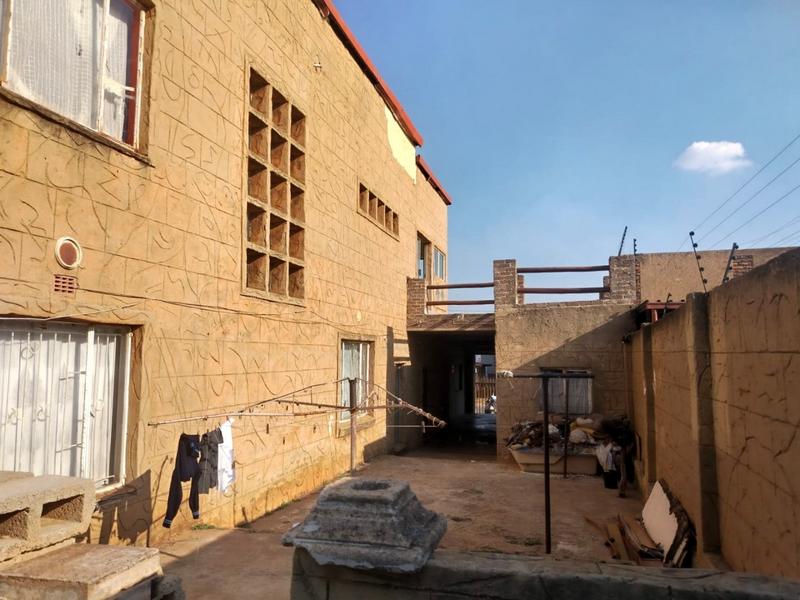 4 Bedroom Property for Sale in Lenasia South Gauteng
