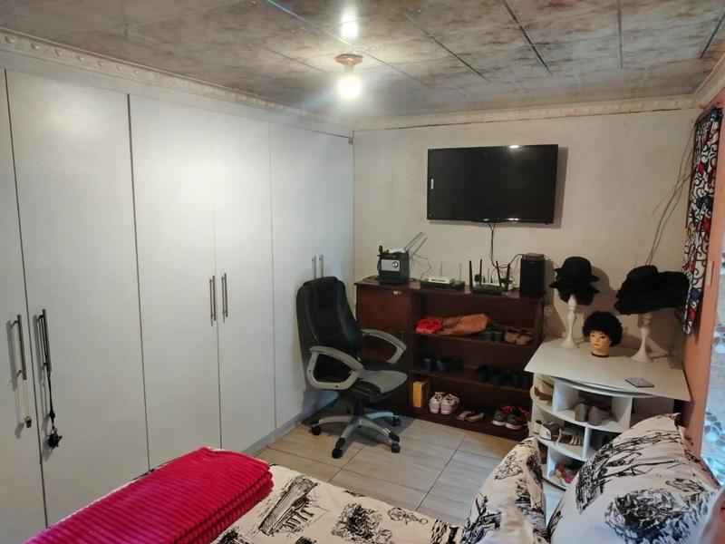 1 Bedroom Property for Sale in Pimville Gauteng