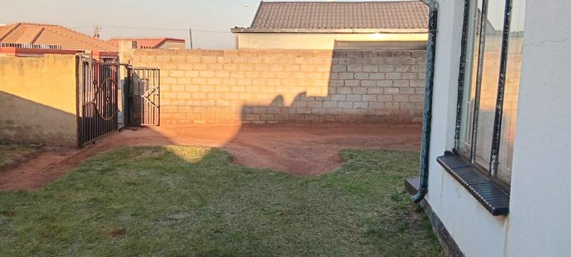 3 Bedroom Property for Sale in Protea Glen Gauteng