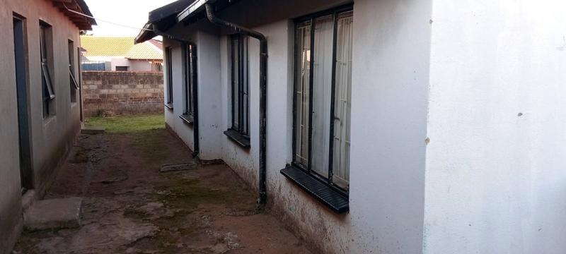 3 Bedroom Property for Sale in Protea Glen Gauteng