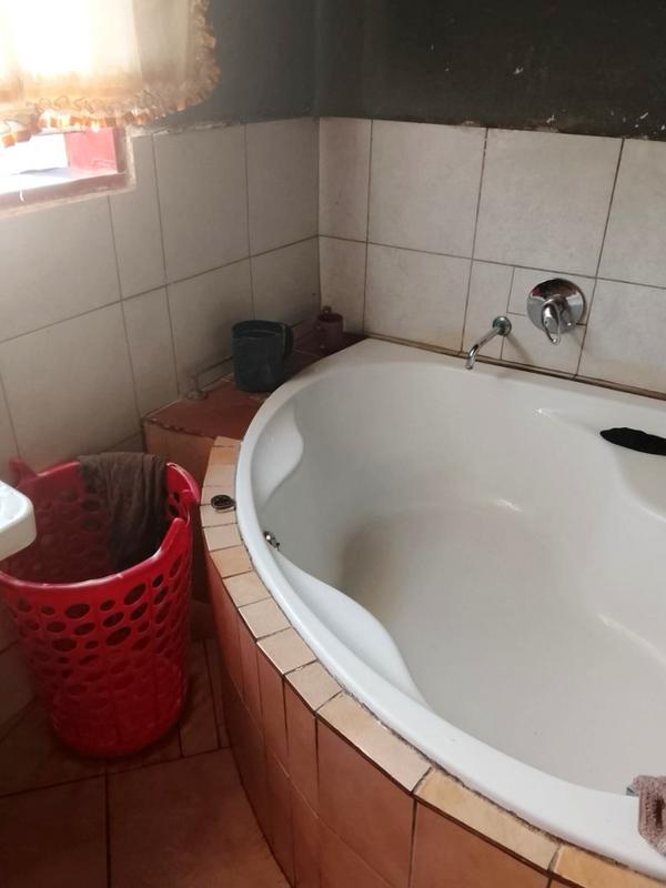 3 Bedroom Property for Sale in Tshepisong Gauteng