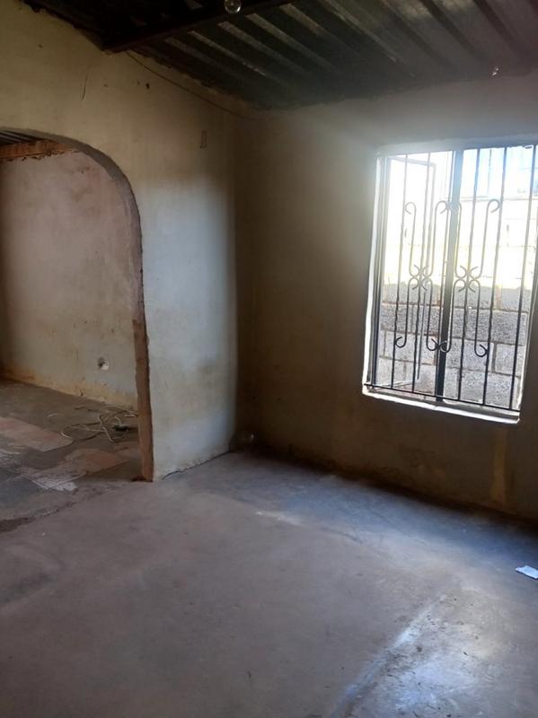2 Bedroom Property for Sale in Tshepisong Gauteng