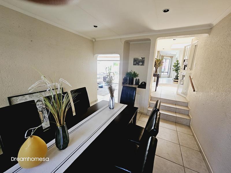 4 Bedroom Property for Sale in Sandhurst Gauteng