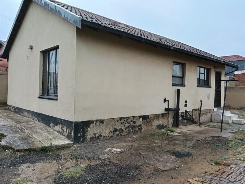 2 Bedroom Property for Sale in Jabavu Gauteng