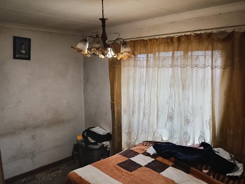 2 Bedroom Property for Sale in Jabavu Gauteng