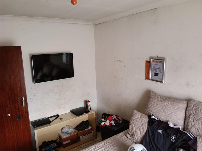 2 Bedroom Property for Sale in Jabavu Gauteng