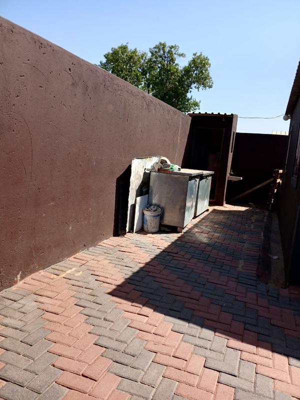 2 Bedroom Property for Sale in Durban Roodepoort Deep Gauteng