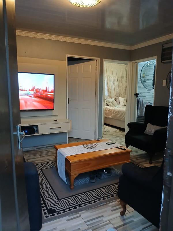 2 Bedroom Property for Sale in Durban Roodepoort Deep Gauteng