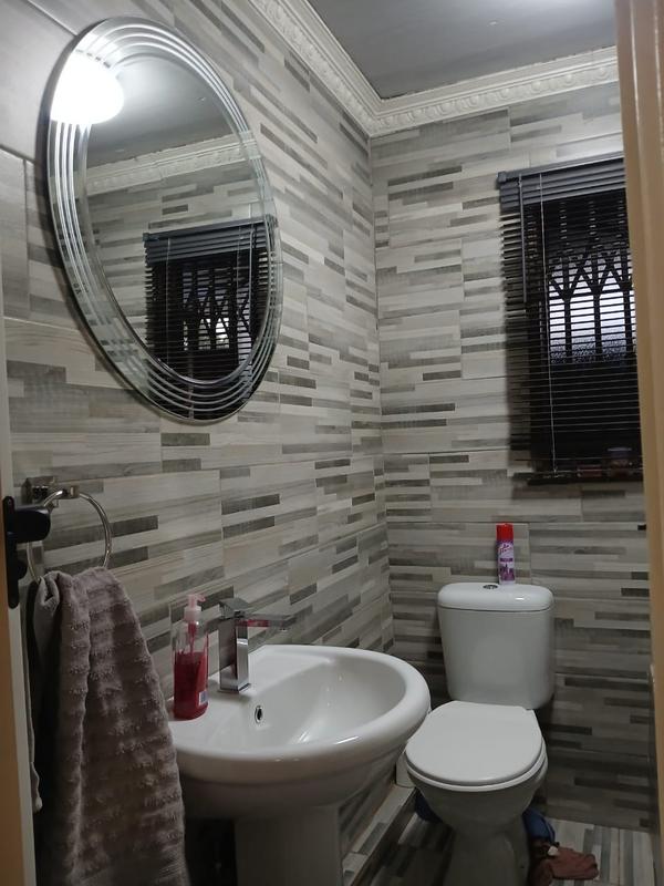 2 Bedroom Property for Sale in Durban Roodepoort Deep Gauteng