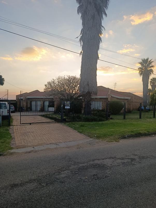 4 Bedroom Property for Sale in Elspark Gauteng