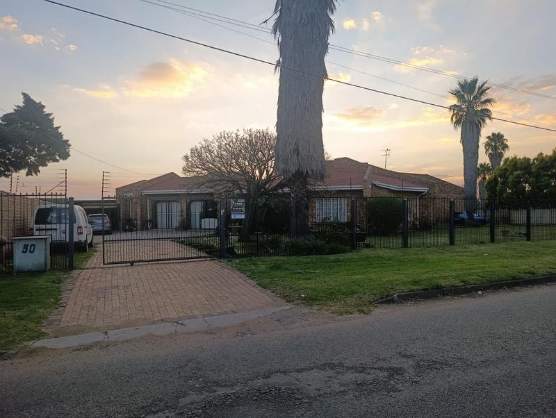 4 Bedroom Property for Sale in Elspark Gauteng