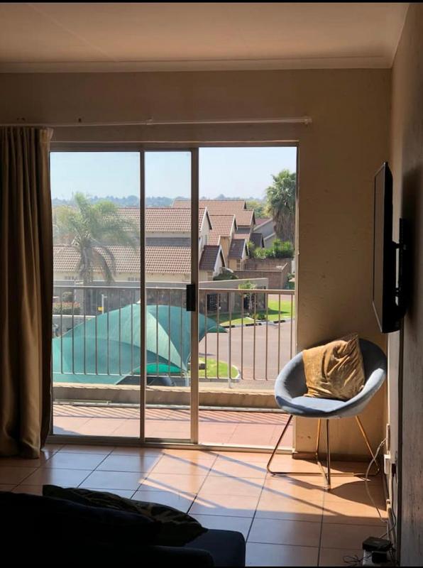 To Let 2 Bedroom Property for Rent in Sonneveld Gauteng