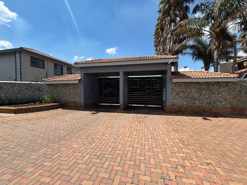 3 Bedroom Property for Sale in Kenleaf Gauteng