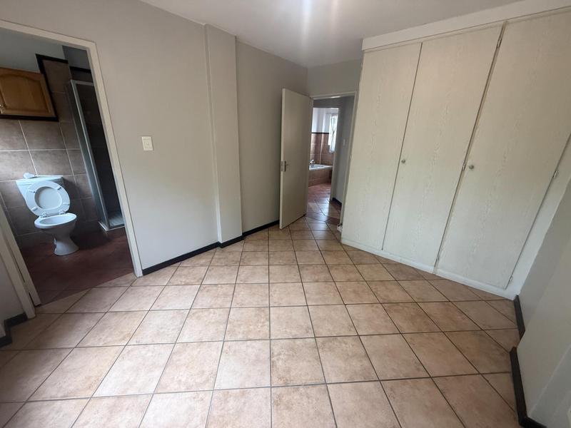 To Let 2 Bedroom Property for Rent in Die Hoewes Gauteng