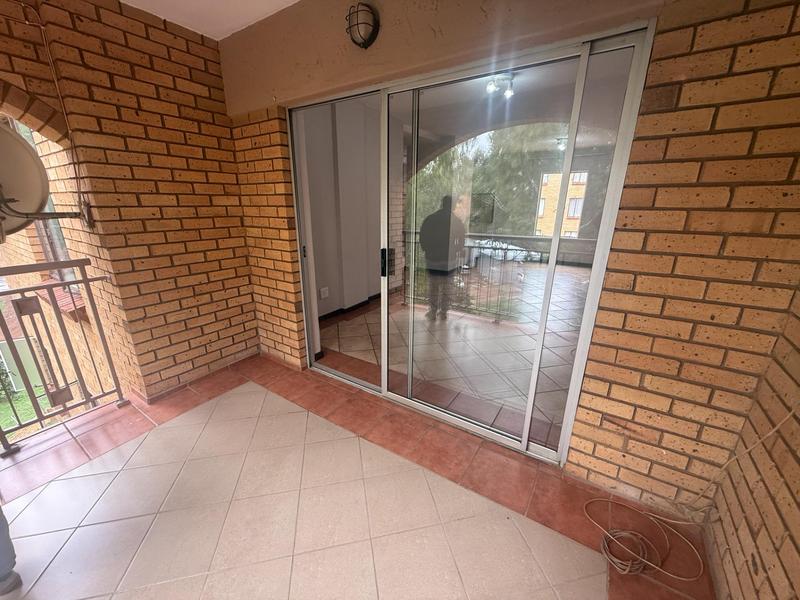 To Let 2 Bedroom Property for Rent in Die Hoewes Gauteng