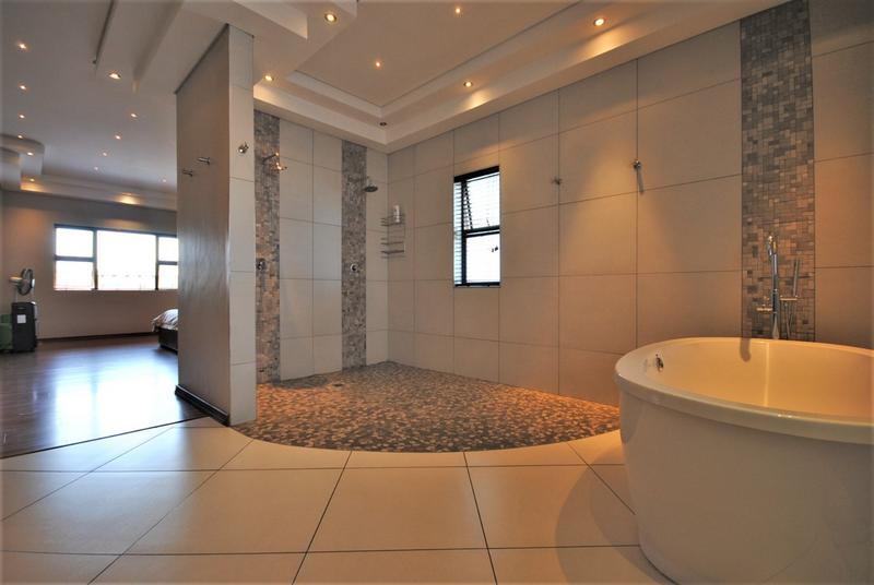 To Let 6 Bedroom Property for Rent in Midstream Estate Gauteng