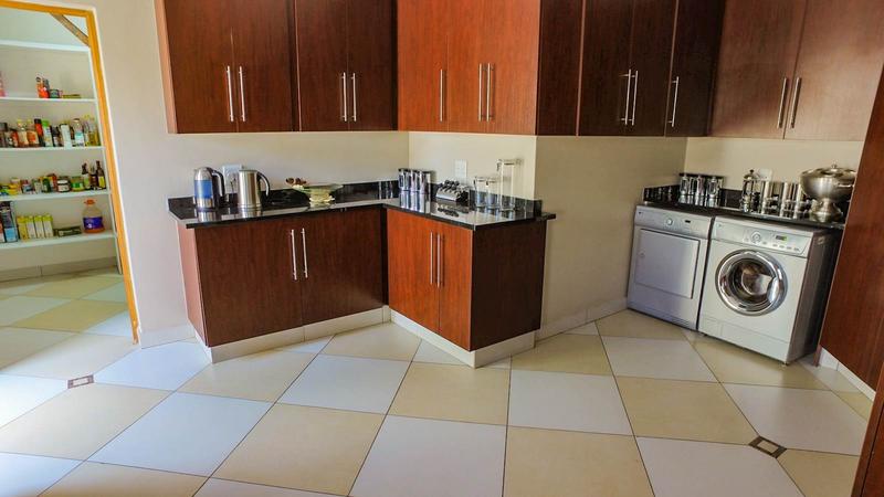 To Let 6 Bedroom Property for Rent in Midstream Estate Gauteng