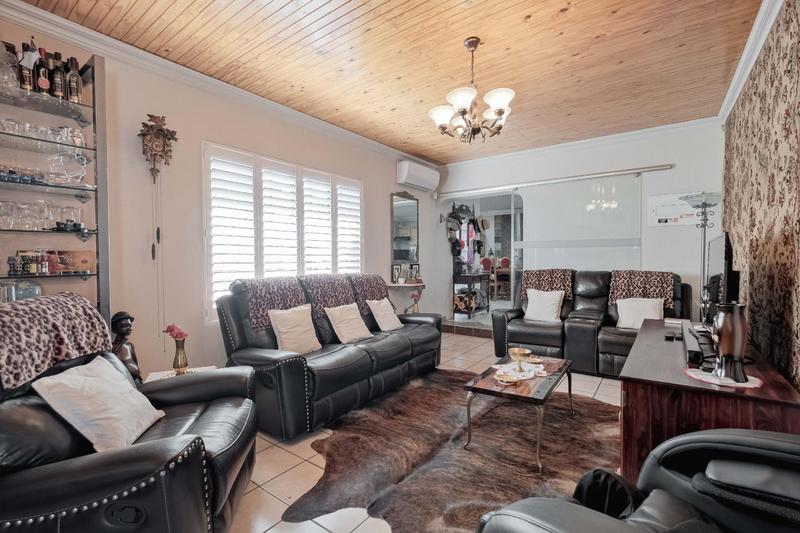 4 Bedroom Property for Sale in Wierdaglen Estate Gauteng