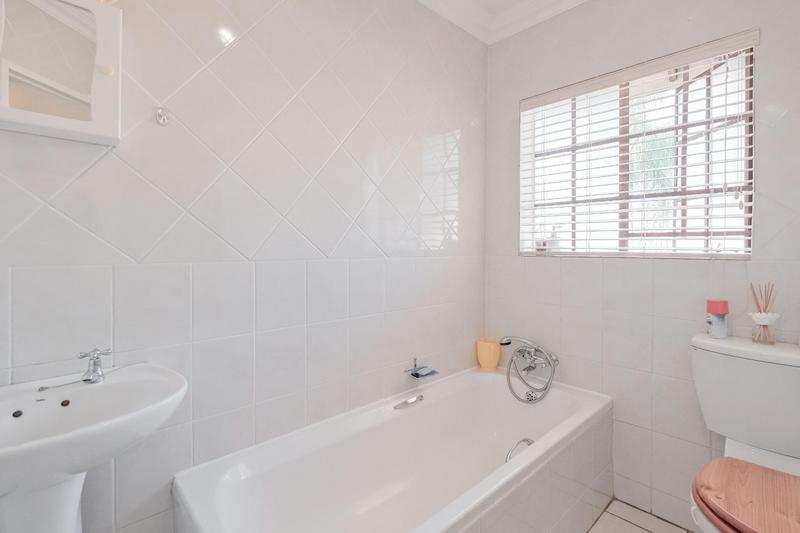 4 Bedroom Property for Sale in Wierdaglen Estate Gauteng