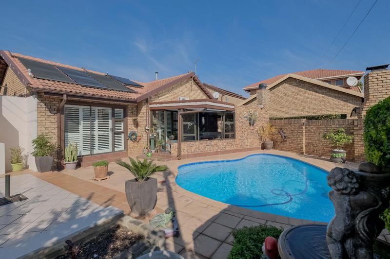 4 Bedroom Property for Sale in Wierdaglen Estate Gauteng