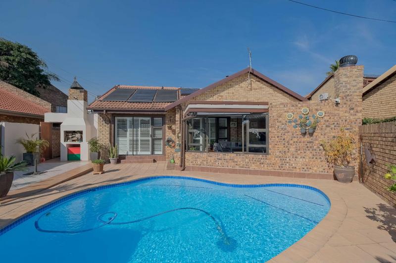 4 Bedroom Property for Sale in Wierdaglen Estate Gauteng