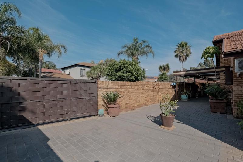 4 Bedroom Property for Sale in Wierdaglen Estate Gauteng