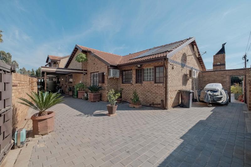 4 Bedroom Property for Sale in Wierdaglen Estate Gauteng