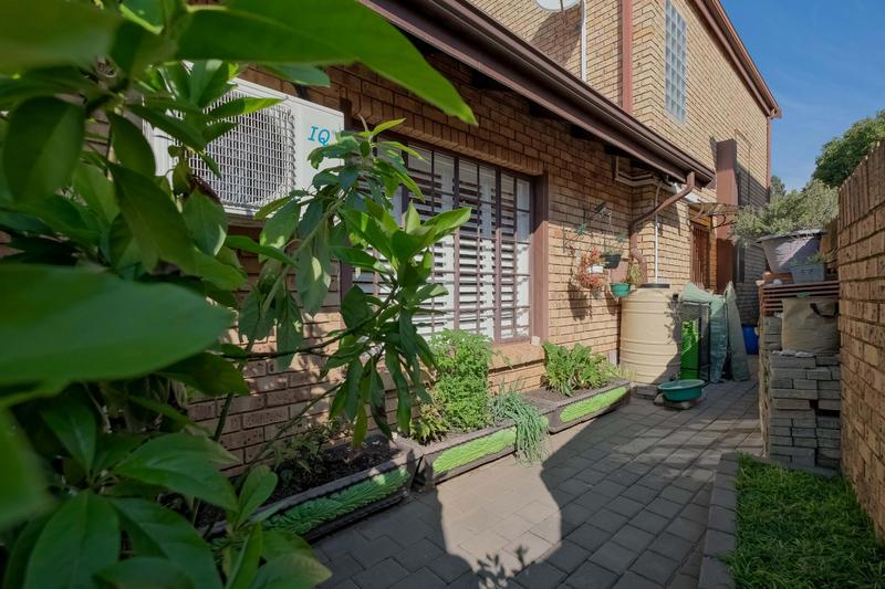 4 Bedroom Property for Sale in Wierdaglen Estate Gauteng