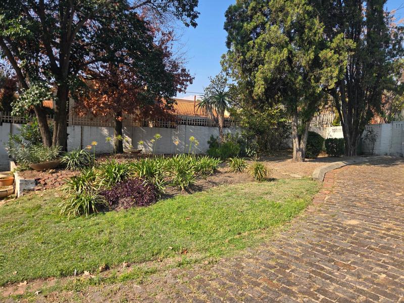 To Let 2 Bedroom Property for Rent in Buccleuch Gauteng