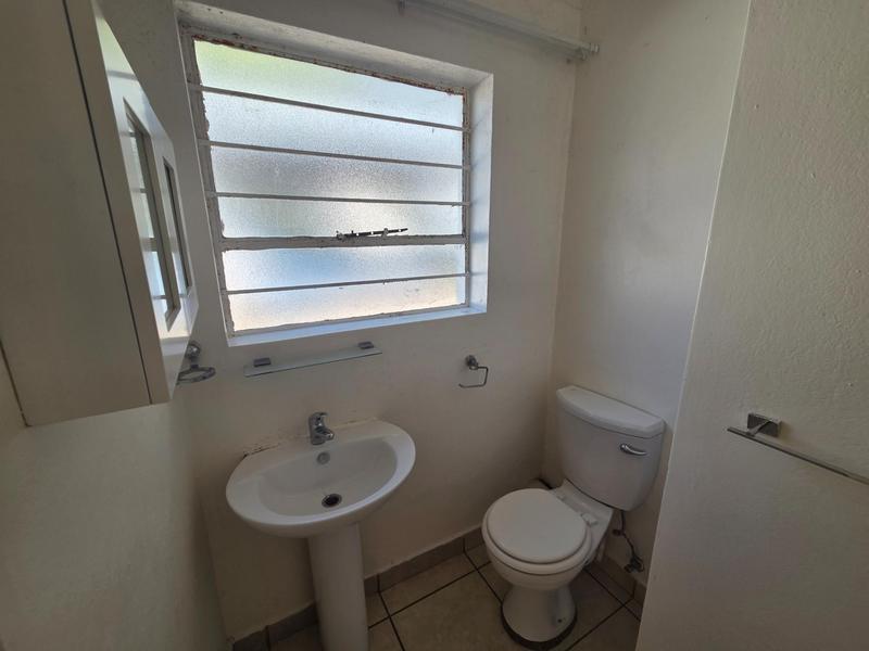 To Let 2 Bedroom Property for Rent in Buccleuch Gauteng