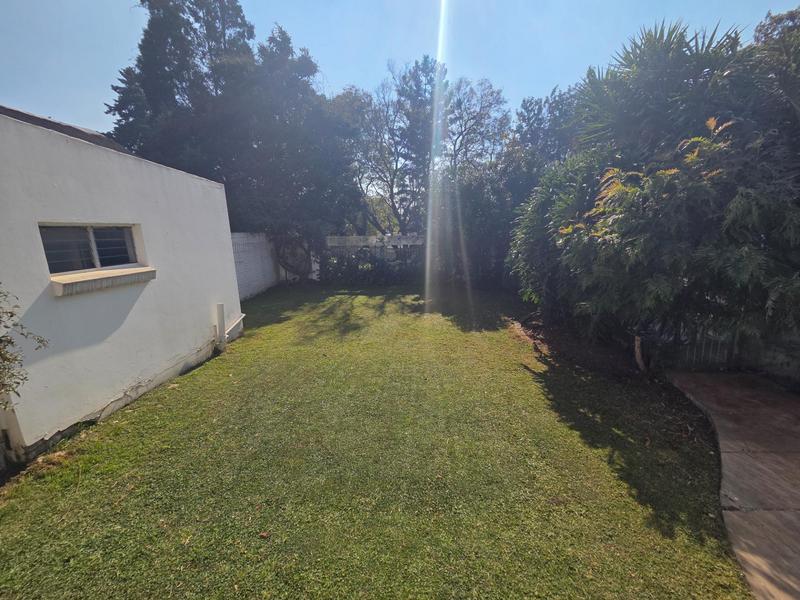 To Let 2 Bedroom Property for Rent in Buccleuch Gauteng