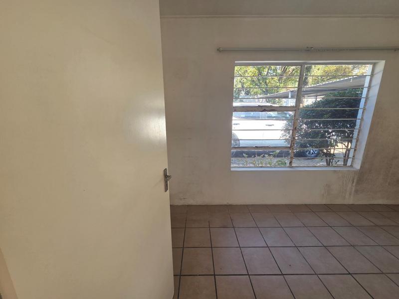 To Let 2 Bedroom Property for Rent in Buccleuch Gauteng