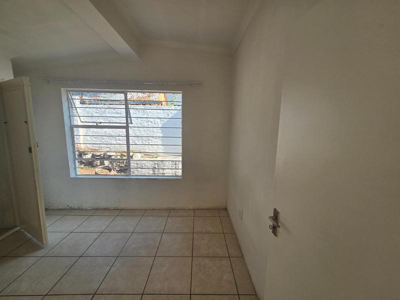 To Let 2 Bedroom Property for Rent in Buccleuch Gauteng