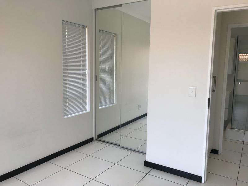 1 Bedroom Property for Sale in Lonehill Gauteng