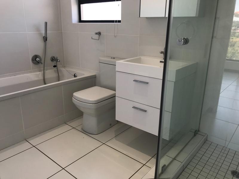 1 Bedroom Property for Sale in Lonehill Gauteng