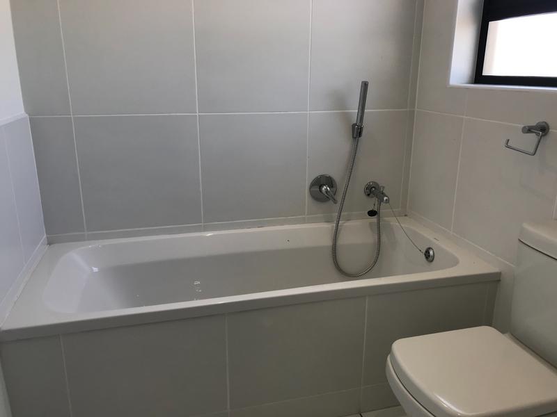 1 Bedroom Property for Sale in Lonehill Gauteng