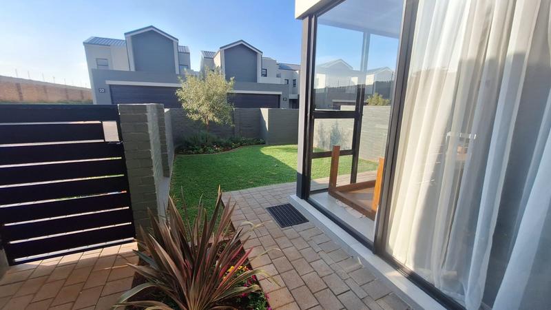To Let 3 Bedroom Property for Rent in Midstream Estate Gauteng