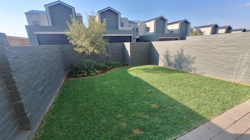 To Let 3 Bedroom Property for Rent in Midstream Estate Gauteng