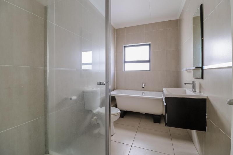 To Let 3 Bedroom Property for Rent in Greenstone Hill Gauteng