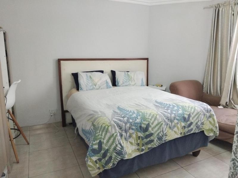 5 Bedroom Property for Sale in Halfway Gardens Gauteng